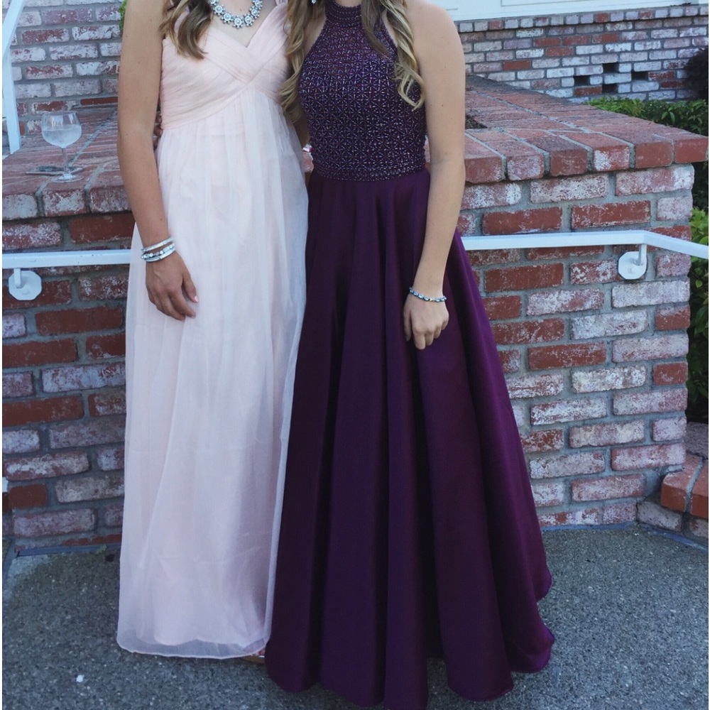 Beautiful purple prom dress!